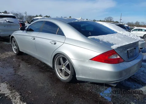 2007 Mercedes-Benz Cls 550 z USA, uszkodzony, nr VIN WDDDJ72X87A078537
